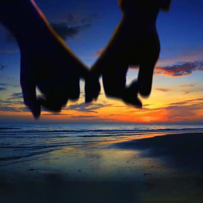 Lovers Holding Hands Jigsaw Puzzle